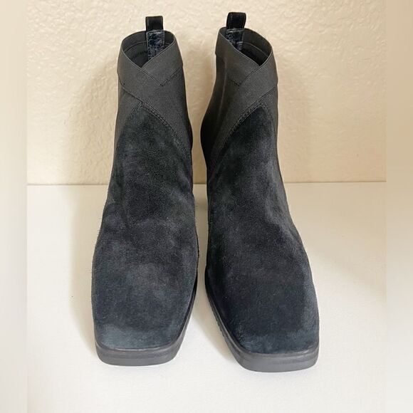 Stuart Weitzman Black Chelsea Suede and elastic Block Heel square toe Bootie 9.5 - Picture 4 of 11